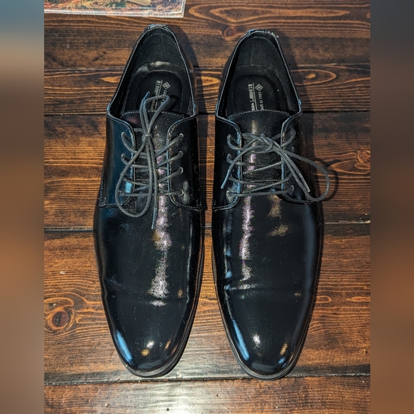 Men's size 11 dress shoes - Picture 4 of 4